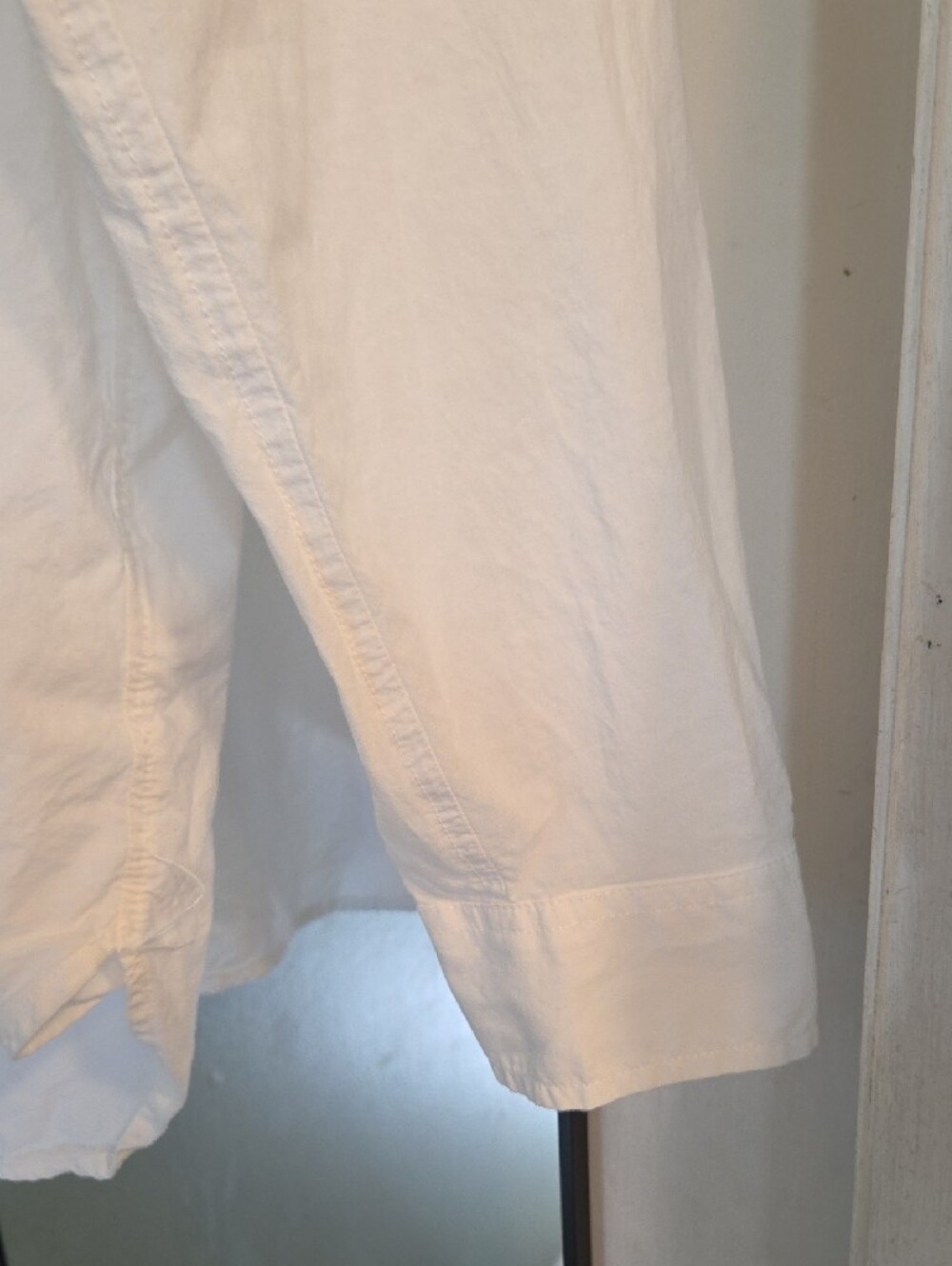 Universal Thread White Women's Button-Down Long Sleeve Shirt - Picture 5 of 6